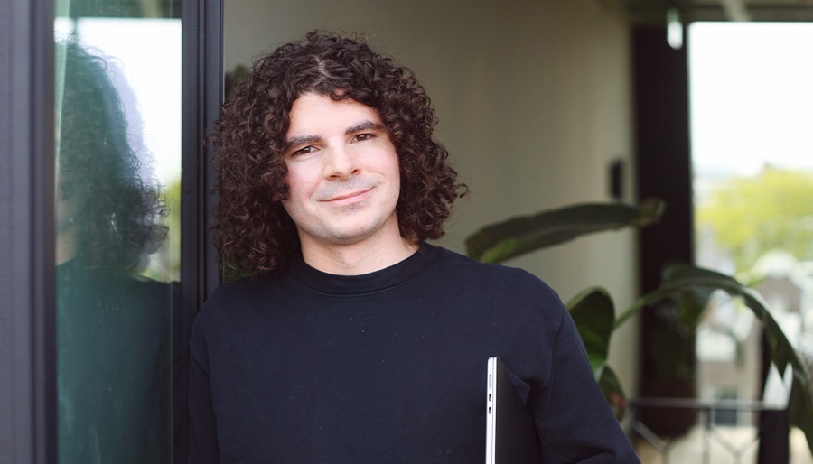 Hans Hoedemakers joins sustainability network Dazzle as Growth Marketer